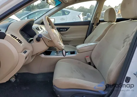 2015 Nissan Altima 2.5 из США, поврежденный, VIN 1N4AL3AP2FC251365